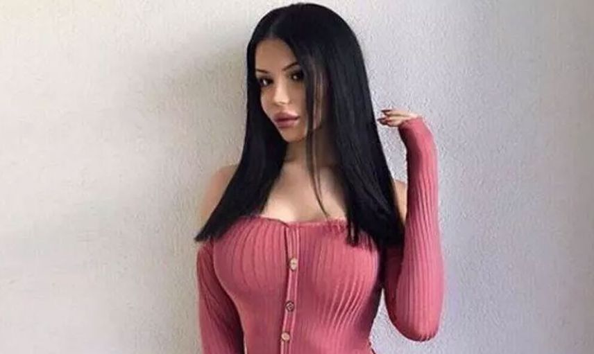 Beren Güney cinsiyet değiştirme ameliyatı sonrası öyle bir poz verdi ki belden aşağısı göründü