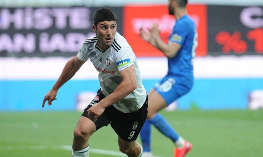 Medipol Başakşehir Beşiktaşlı Güven Yalçın'ı Kiralamak İstiyor!