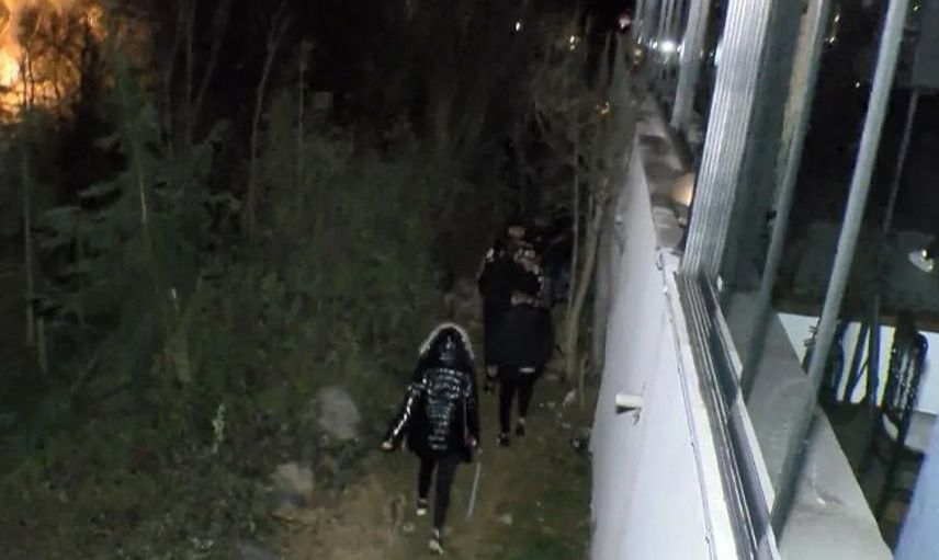 İstanbul'da Akıllara Durgunluk Veren Olay: Tellere Takıldım Kurtarın Beni