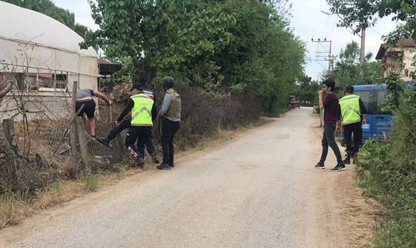 Kocaeli'nde Ailesini Rehin Alan Kişi, Tüfekle Babasını Öldürdü