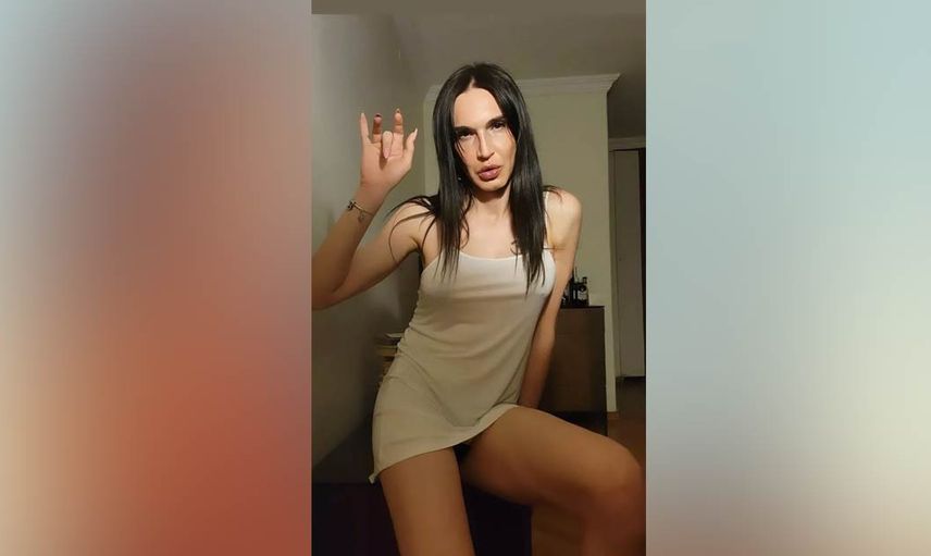 Trans olduğunu duyuran Çukur dizisinin Timsah’ı Meli Bendeli iç çamaşırıyla kamera karşısına geçti ‘Taş gibi hatun olmuşsun’