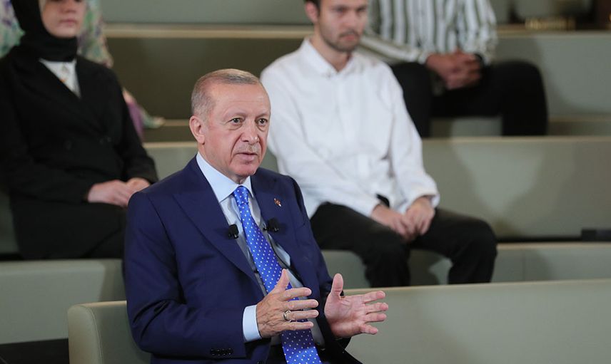 Cumhurbaşkanı Recep Tayyip Erdoğan, Cumhurbaşkanlığı Millet Kütüphanesi’nde gençlerle buluştu!