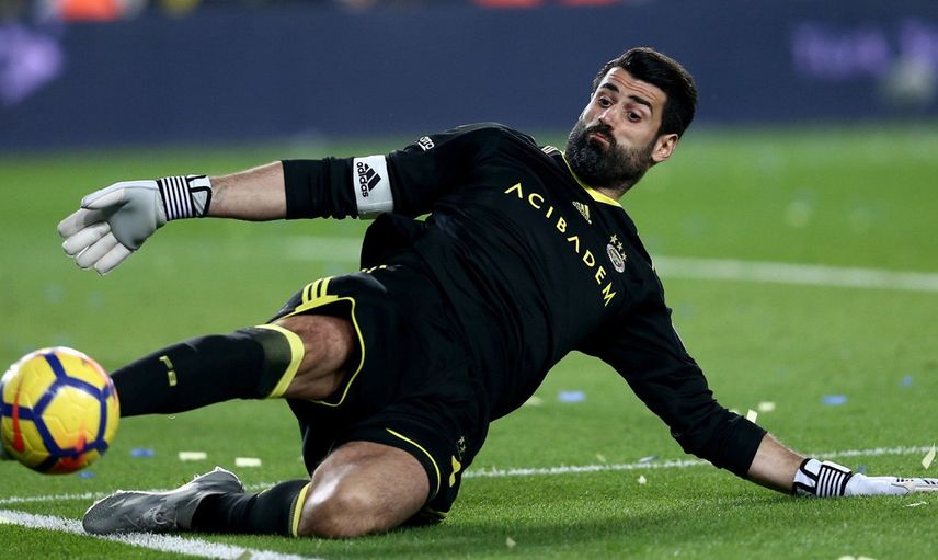 Volkan Demirel Fenerbahçe'den Ayrıldı!