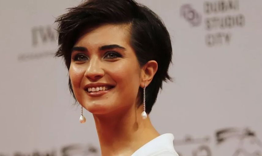 Makyajsız Poz Veren Ünlülere Tuba Büyüküstün de Eklendi