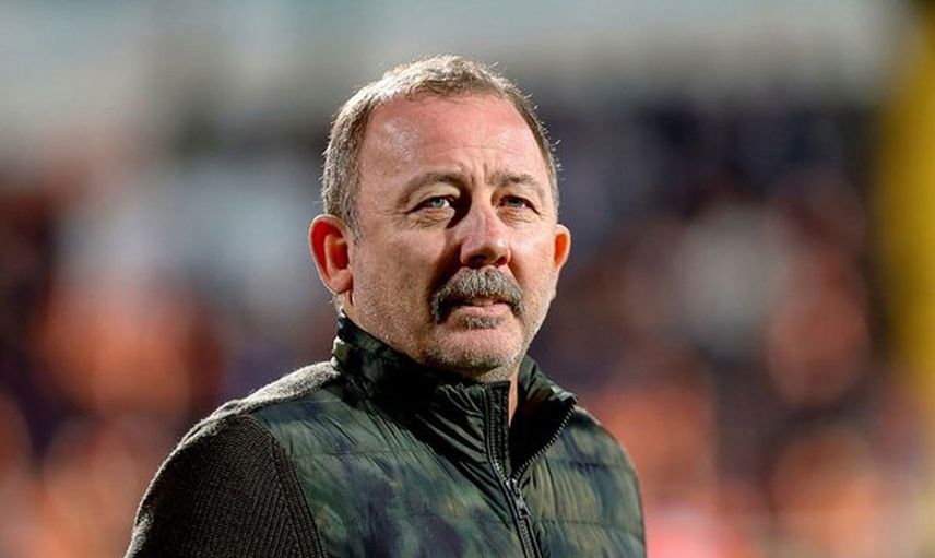 Beşiktaş'tan ayrılan Teknik Direktör Sergen Yalçın'ın, Galatasaray'a yeşil ışık yaktığı aktarıldı!