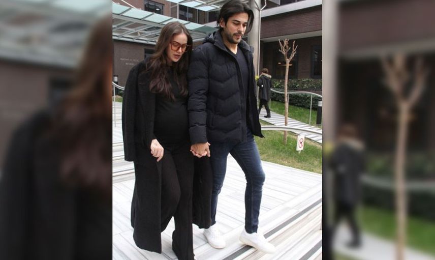 İkinci bebeğine hamile olan Fahriye Evcen’den korkutan görüntü: Parkta fenalaştı, ayakta durmakta zorlandı