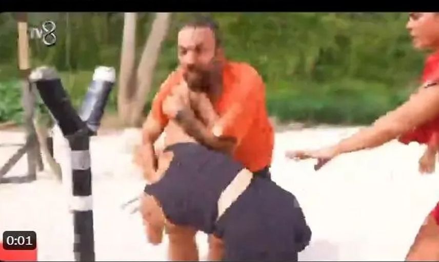 Survivor'ın son bölümüne Seda ve Pınar'ın kavgası damga vurdu: Sercan kavgayı ayırmak isterken...