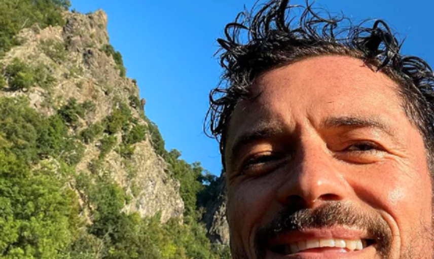Dünyaca Ünlü Aktör Orlando Bloom Çırılçıplak Yüzdüğü Anları Sosyal Medyada Paylaştı