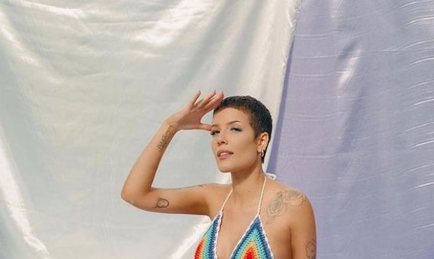 Karnı Burnunda Olan Halsey'den Olay Pozlar