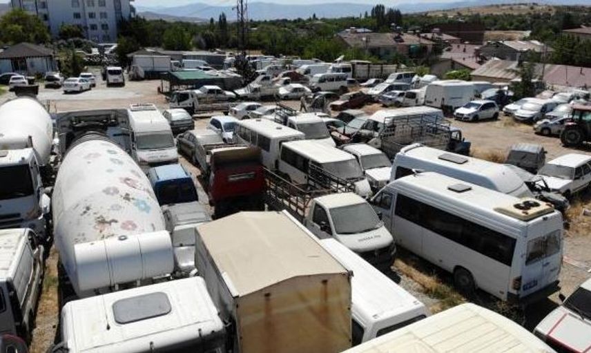 Elazığ'da Bulunan Araç Mezarlığı Sahipsiz Araçlarla Dolu