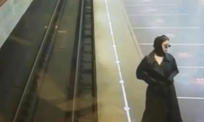 Rus Kadının Metroda Yaptığı Şey Görenleri Şaşkına Çevirdi