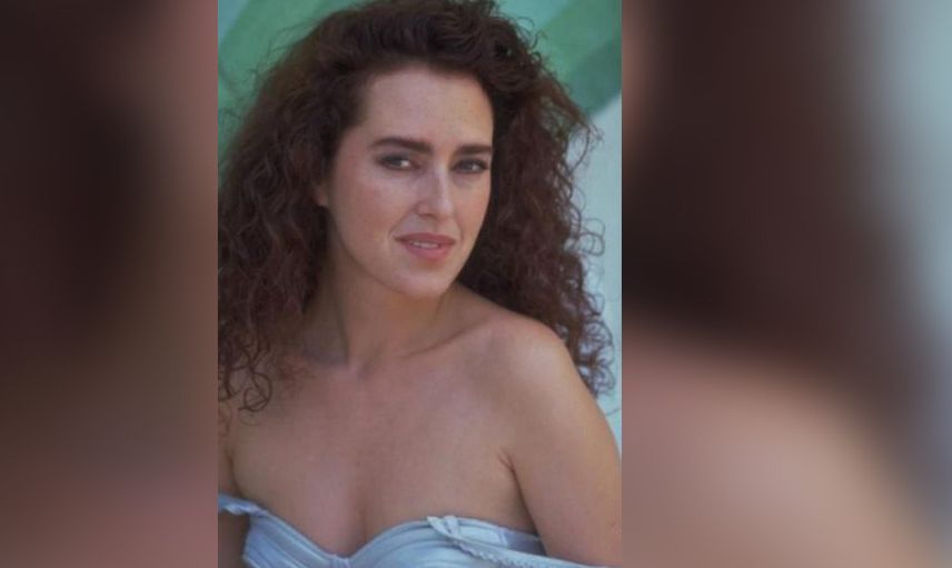 Yeşilçam'ın cesur güzeli Yaprak Özdemiroğlu'nun gençlik fotoğrafı parmak ısırttı!