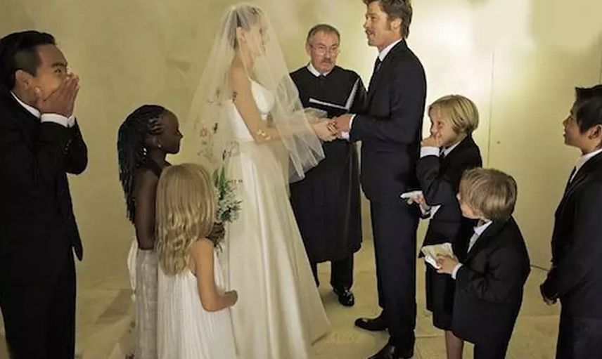 Brad Pitt bunu da yaptı: Eski eşinin mesajlarını ifşaladı!