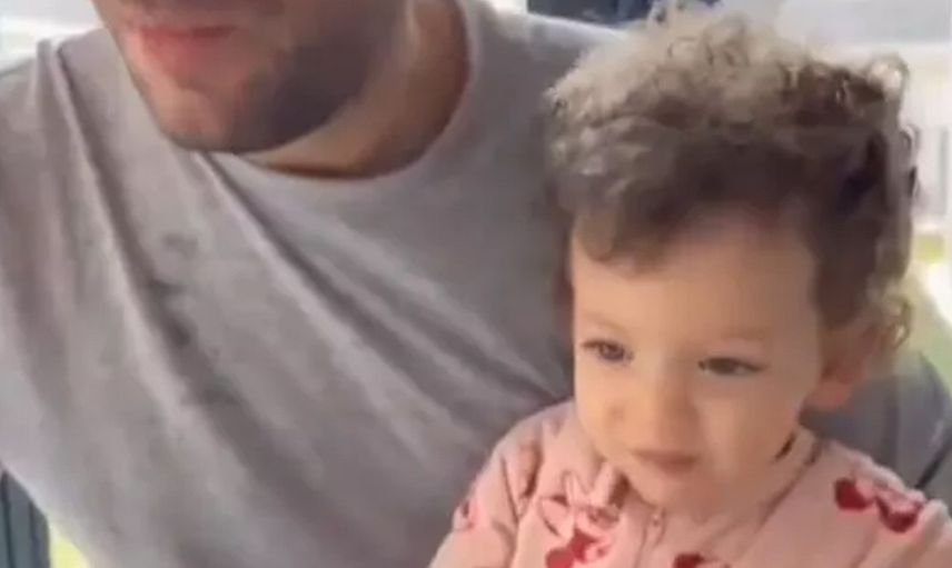 Yanlışlıkla paylaştı: Ünlü oyuncu Murat Yıldırım'ın kızının yüzü ilk kez görüldü!