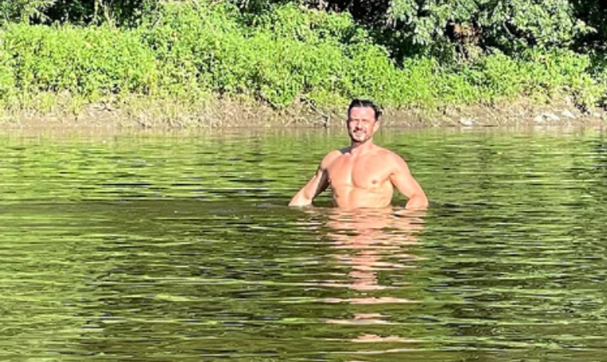 Dünyaca Ünlü Aktör Orlando Bloom Çırılçıplak Yüzdüğü Anları Sosyal Medyada Paylaştı