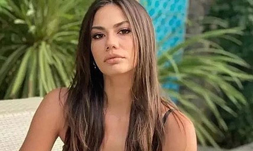 Oğuzhan Koç’tan yeni boşanmıştı: Demet Özdemir’den dudak dudağa paylaşım