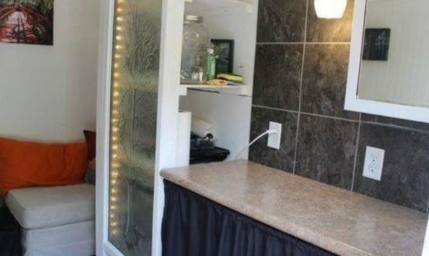 Delikanlı 1500 Dolarla Ev İnşa Etti