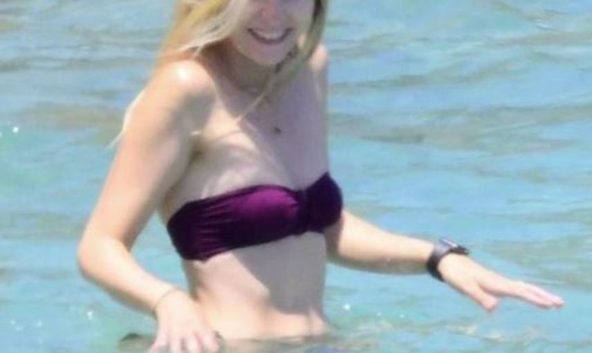 Selma Ergeç Bodrum'a Çıkarma Yaptı! Fiziğiyle Gençlere Taş Çıkarttı