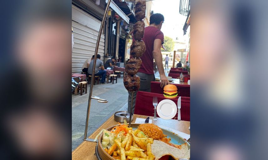 Yemekleri rahat bırakın artık! Karpuz yatağında ahtapot, kuru fasulyeli hamburger...