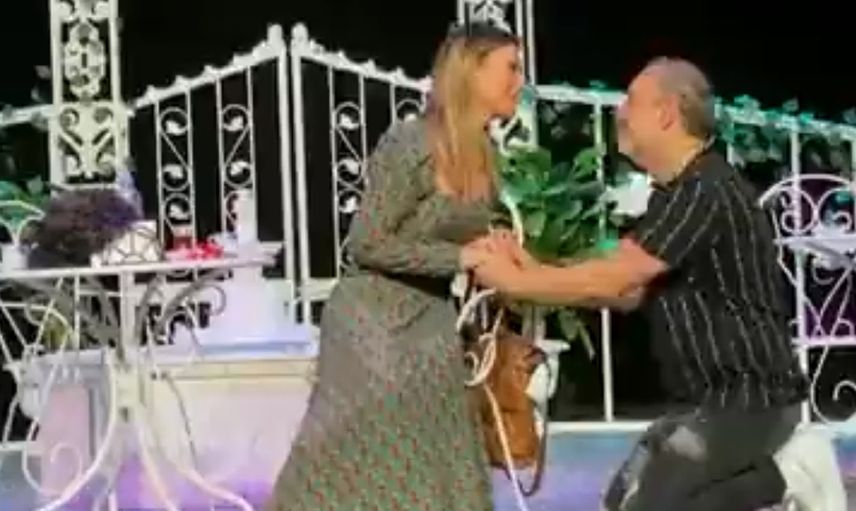 Sahnede Eşini Başka Adamla Öpüşürken İzleyen Hamdi Alkandan Açıklama