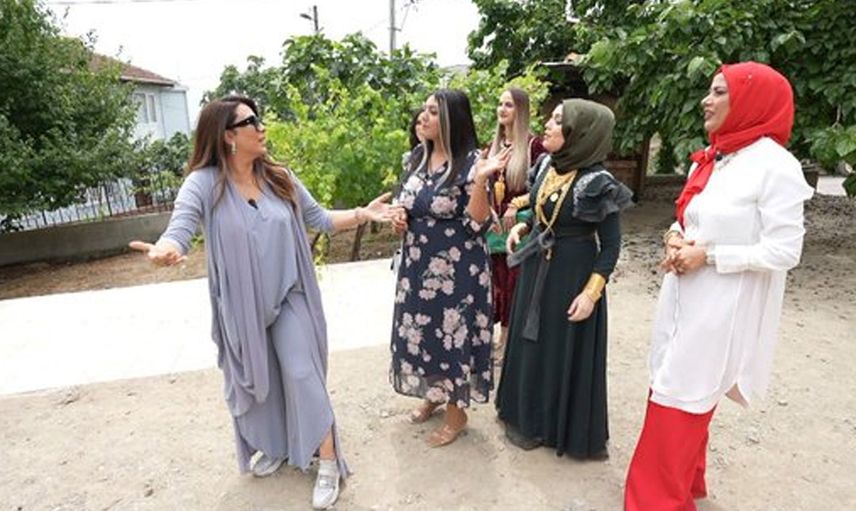 Ev sahibi bulaşık makinesinden çıktı