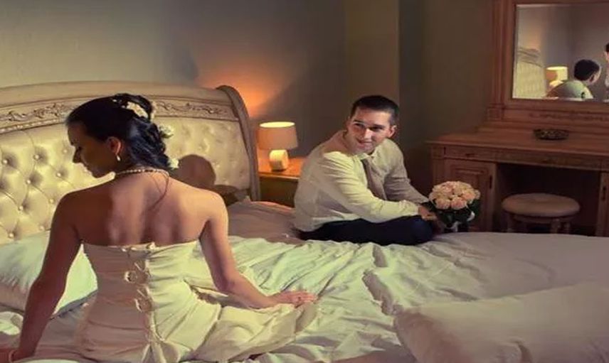 Gerdek gecesi rezaletleri! İlk gece kanı bayrak gibi sallandırılıyor