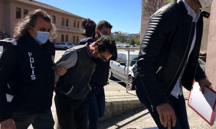 Doktor Karısını İşkence Ederek Öldürdü