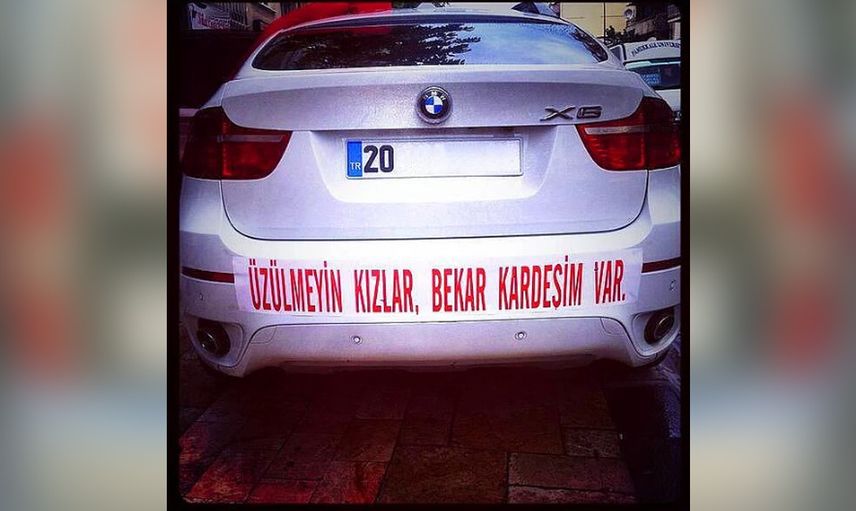 Siz evlenmeyin diyeceğiniz saçma gelin arabası yazıları