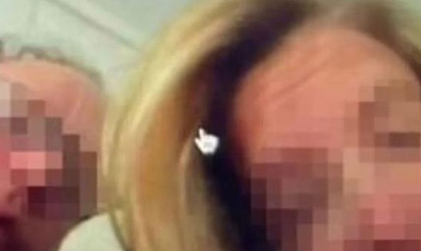 Online toplantının sonu kötü bitti: Kamerayı kapatmayı unutan çift 45 dakika canlı yayınca cinsel ilişkiye girdi