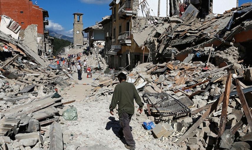 Korkutan deprem! 5.7 şiddetinde sallandılar insanlar sokağa çıktı