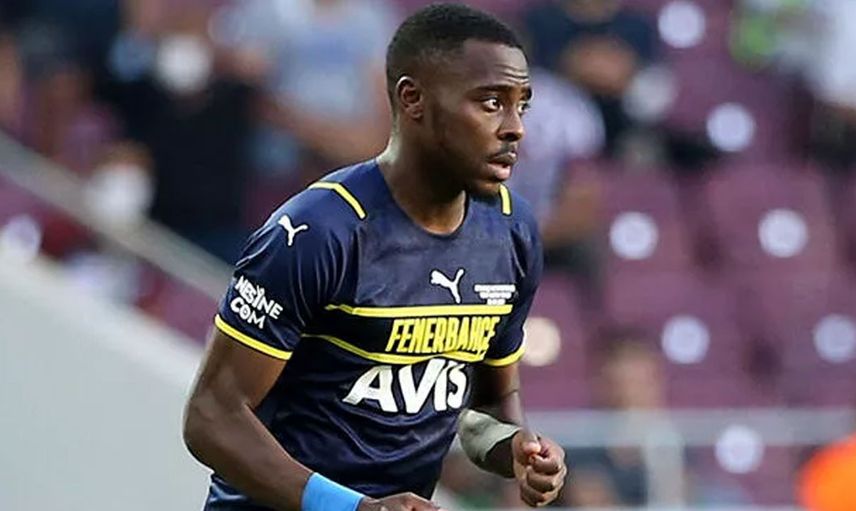 Fenerbahçe'de Bright Osayi - Samuel takımdan transfer olmazsa gelecek sezon sağ bek olarak görev alacak!