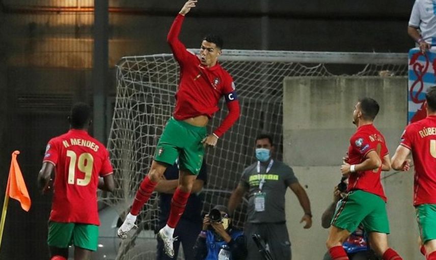 Cristiano Ronaldo, Yine Tarihe Geçti!