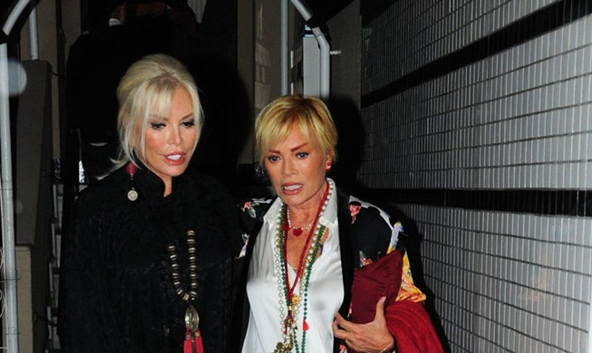Süperstar Ajda Pekkan, İki Dizinden de Ameliyat Oldu