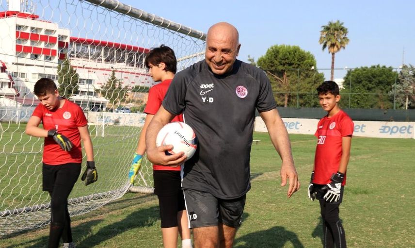 Kova Yaşar Lakablı Yaşar Duran, Uğurcan Çakır'a Destek Verdi!