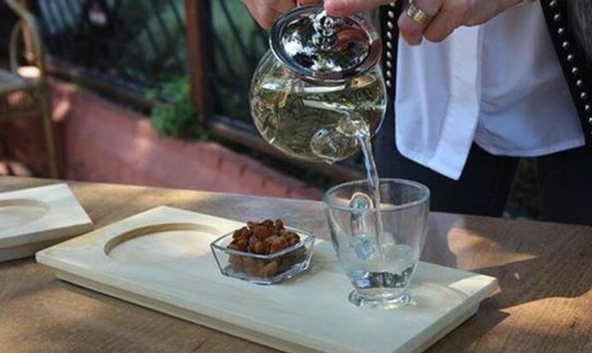 İmparatorların Çayı Olarak da Bilinen Beyaz Çay 4 Bin TL'den Satılıyor