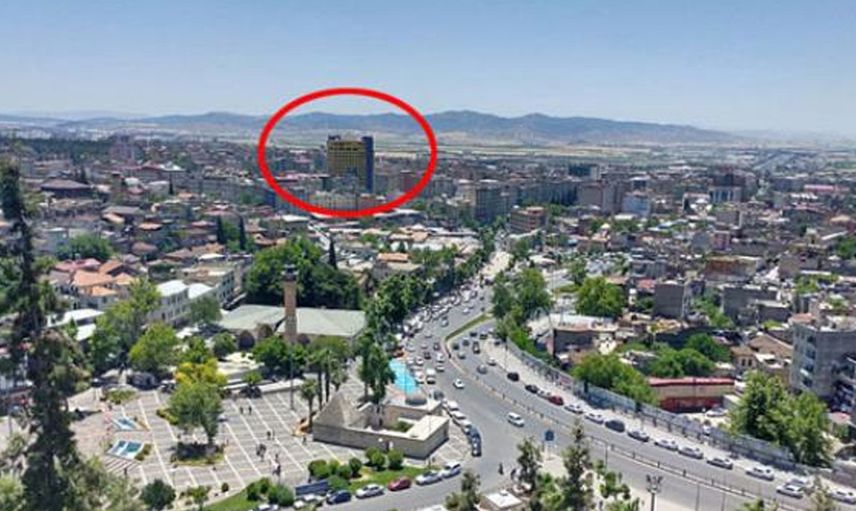Kahramanmaraş'ta Dünyanın En Saçma Binası Yıkılıyor!