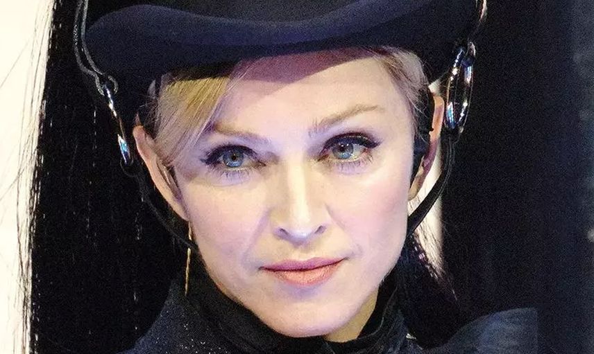 Dünyaca ünlü şarkıcı Madonna'ya tepkiler çığ gibi büyüyor: Tekerlekli sandalyedeki hayranını azarladı! ''Neden oturuyorsun? Ayağa kalk''