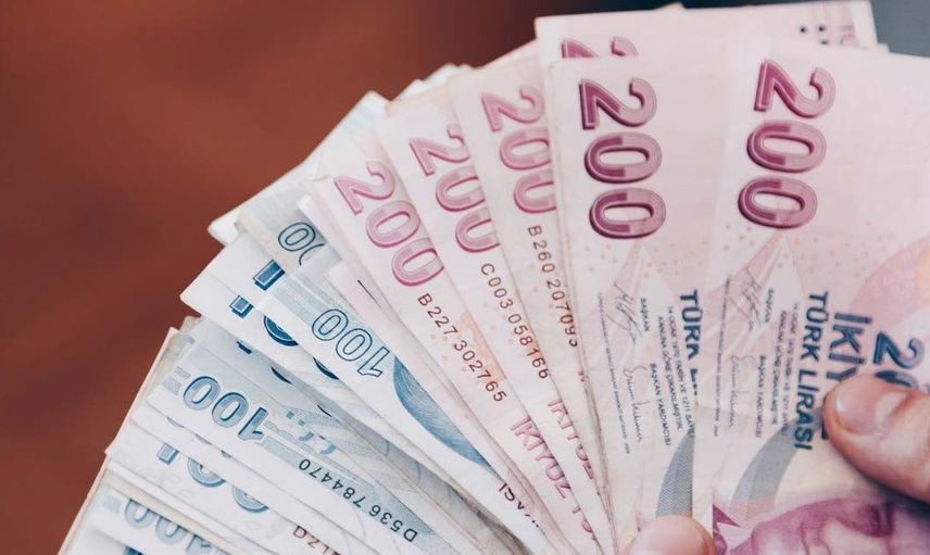 Herkesin beklediği ikinci asgari ücret zammı geliyor mu? Ünlü siyasetçi ağzından kaçırdı