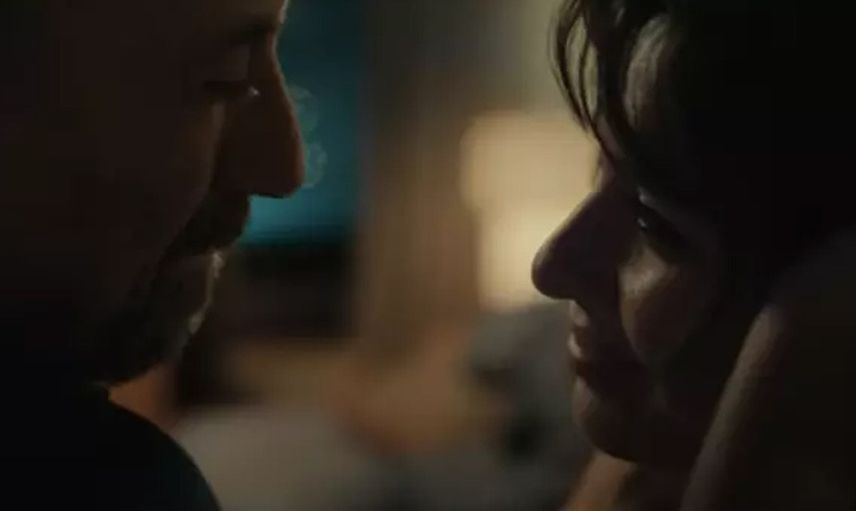 Tuba Büyüküstün ve Halit Ergenç'ten yeni dizi: Fragmandaki yakınlaşma sahnesi dikkat çekti!