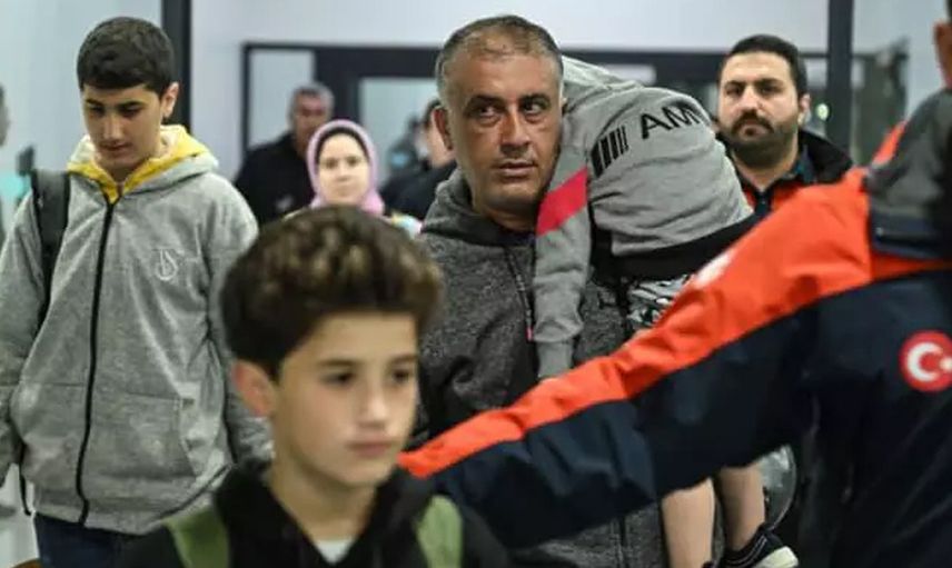 142 Türk vatandaşı Gazze'den döndü: İşte o gözyaşlarına boğan kareler...