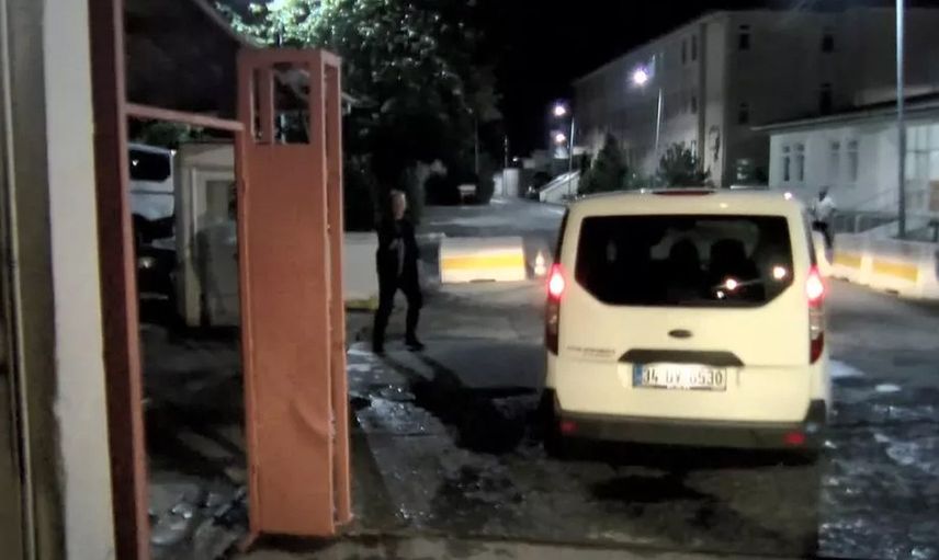 Eşi de görmeye geldi