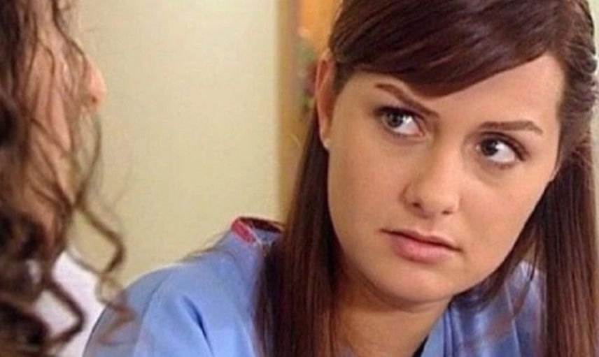 Doktorların Ela'sı Yasemin Özilhan'dan iddialı poz: Üzerine yapışan elbisesi ve harcadığı para şok etti