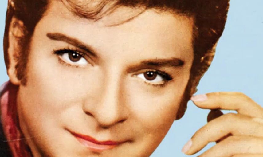 Zeki Müren'in Hayatı Beyaz Perdeye Taşınıyor!