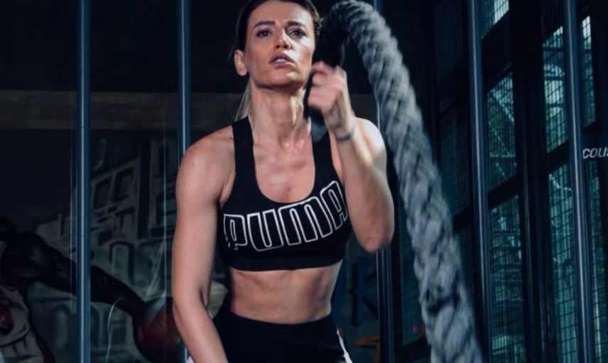 Survivor Gizem Kerimoğlu’nun Ünlü Oyuncu Serenay Sarıkaya’ya Benzerliğinden Sonra Meslekleri de Aynı Çıktı!