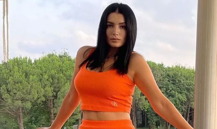 Aleyna Tilki’nin annesi Havva Öztel verdiği dekolteli pozlar ile gündem oldu