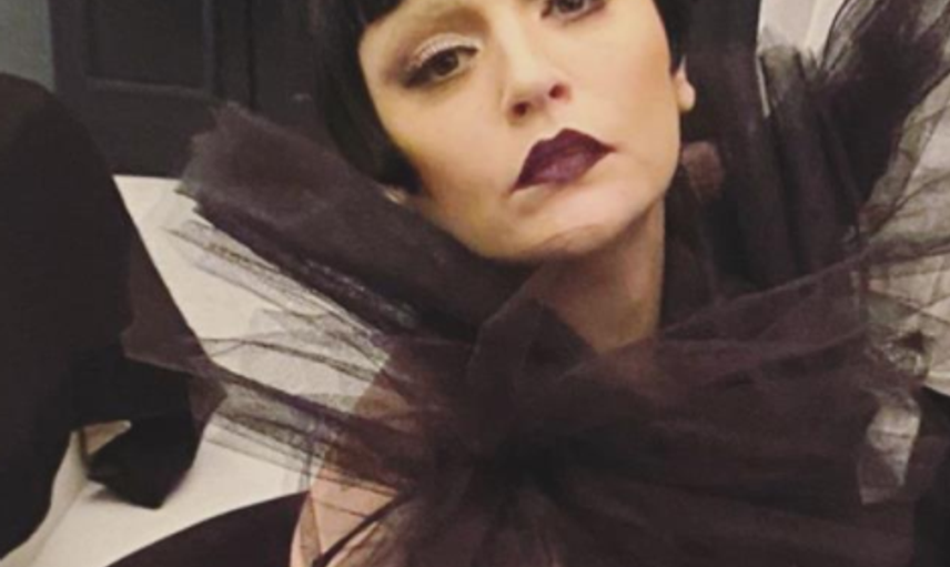 Gonca Vuslateri, Instagram Hesabından İç Çamaşırlı Pozlarını Paylaştı
