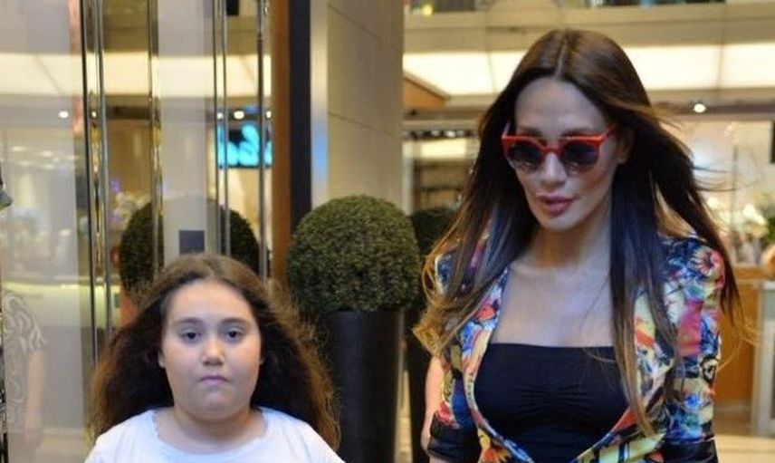 Angelina Jolie'ye Benzemek için Türlü Estetikler Yaptıran Umut Akyürek'in Parmak Isırtan Pozlar