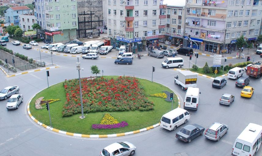 Bağcılar’da kaçak cinsel içerikli ürünler üretilen depoya baskın