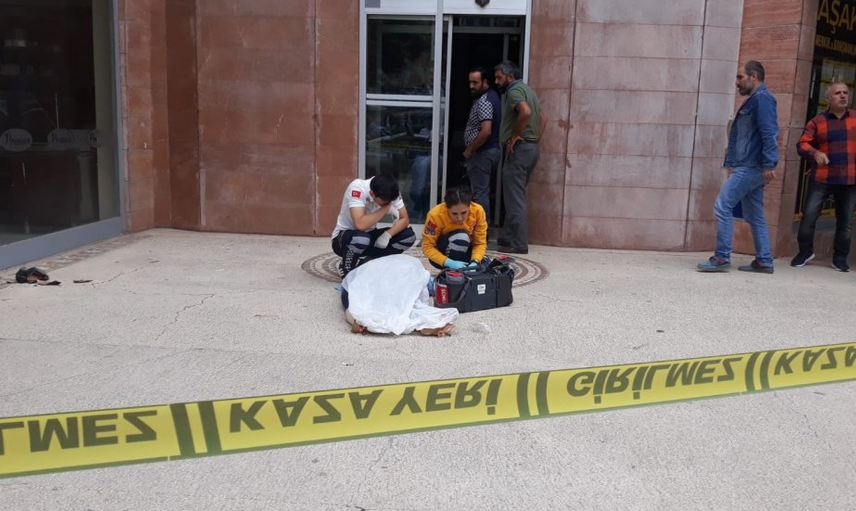 Rusya'da Evlilik Hazırlığı Yaptığı Nişanlısını Vahşice Öldürdü