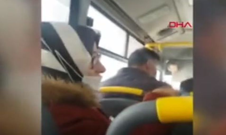 Şoförden Hamile Kadına Çirkin Sözler! 'Kucağıma mı Alayım?'
